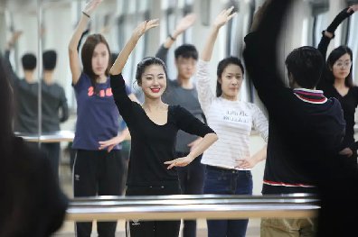 时尚模特走秀须知：调控形体训练方法