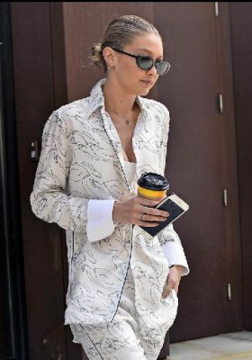 超模吉吉印花西装攻气足 插兜扮酷帅气性感【图】