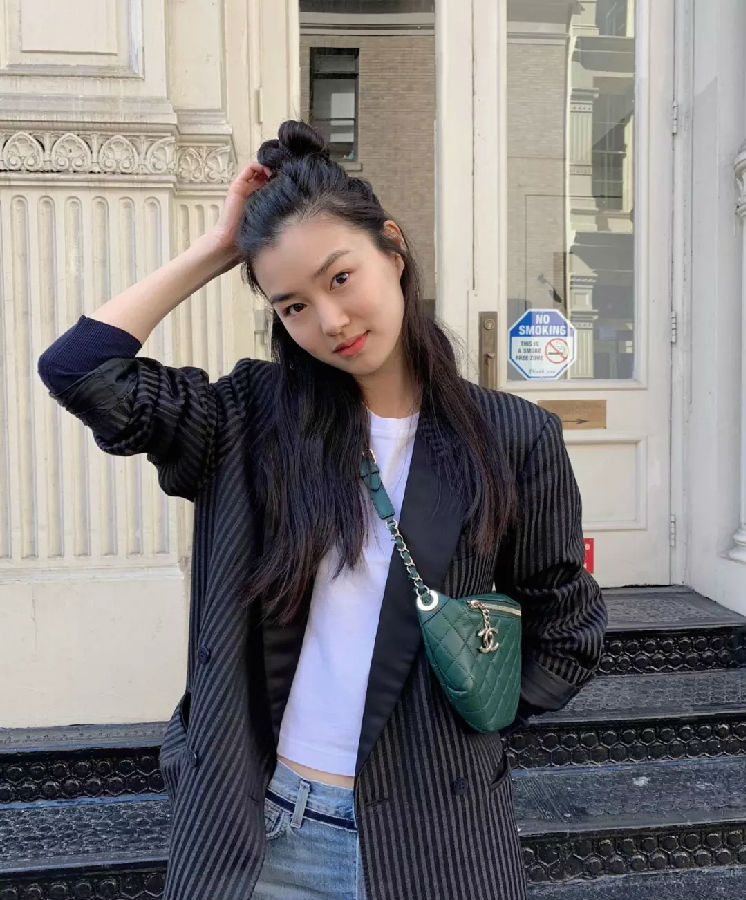 宁泽涛女友疑是超模陈瑜？14岁入行当模特，19岁就开始走维密